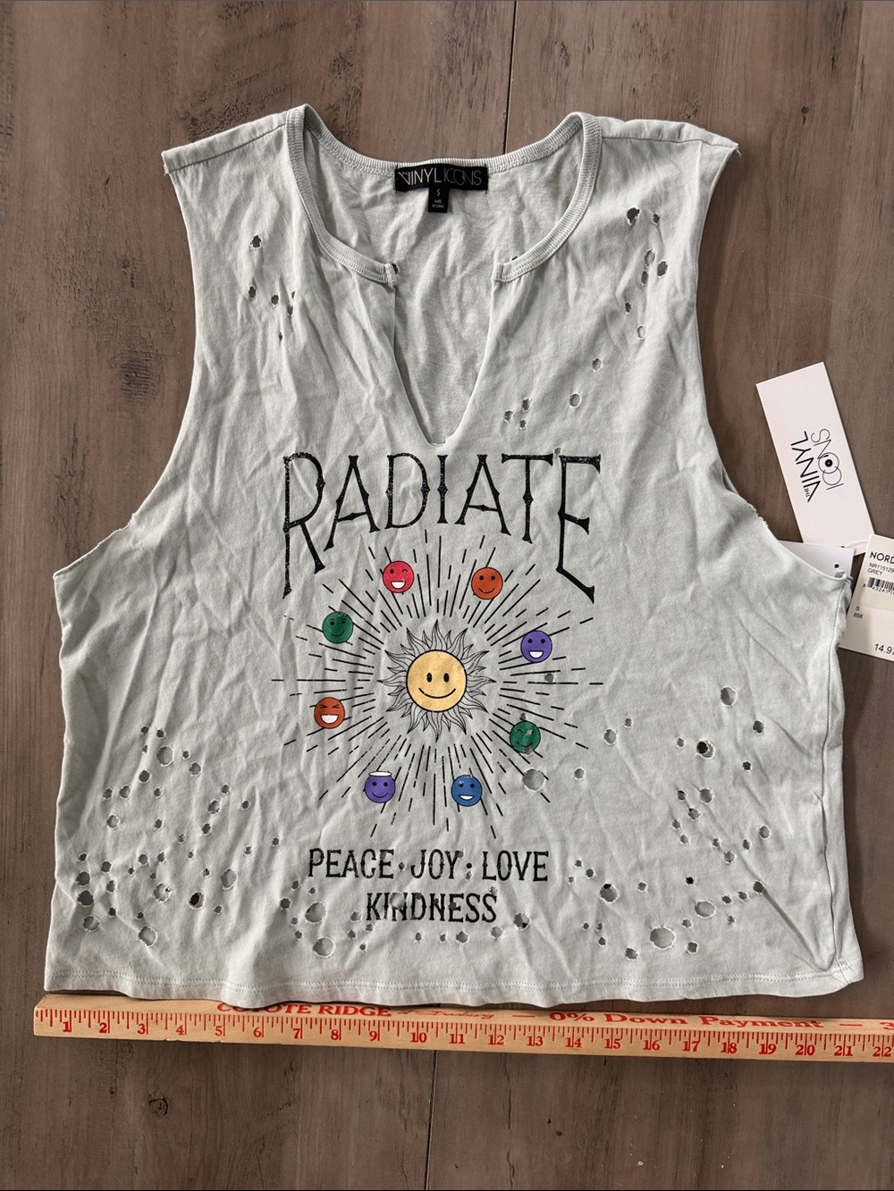 Vinyl Icons Small Radiate Graphic Distressed Tank Top - Light Gray NWT